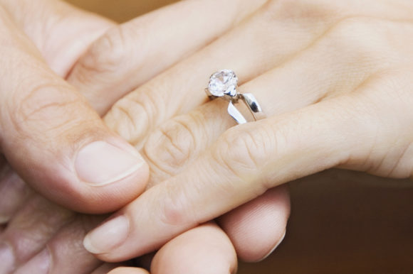 La guía definitiva de compra de anillos de compromiso
